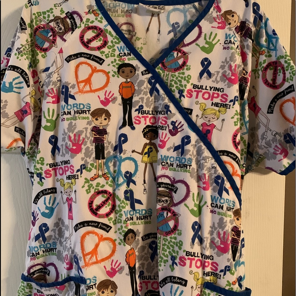 XL women’s scrub top